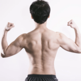<strong>逆三角形を作るための「最適ラットプルダウン」</strong>